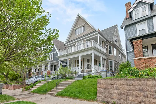 2638 N Farwell Ave #2638 Photo 1