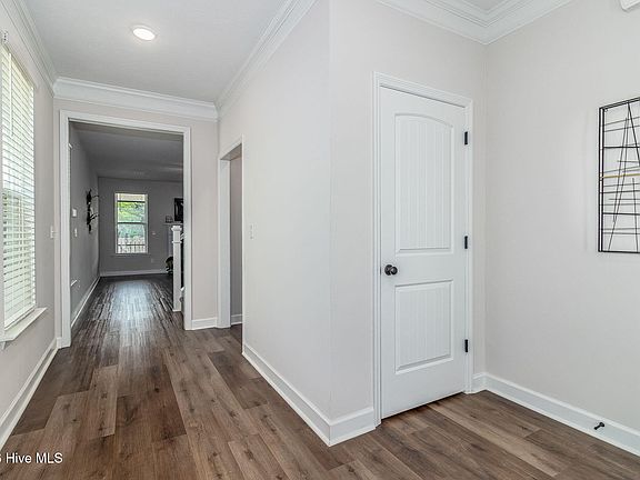 4th image of 139 Dublin Loop