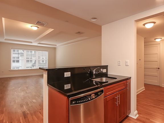 4th image of 225 Stanley Ave Unit 302