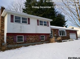 11 Crestmont Dr, Clifton Park, NY 12065
