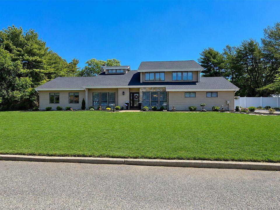 1st image of 25 Vineyard Way