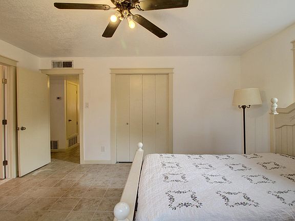 3rd image of 2714 Claude Dove Dr