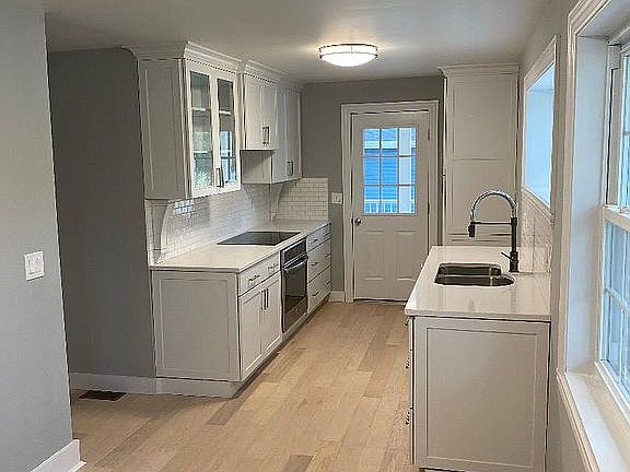 5th image of 6119 Sherman Terrace Dr