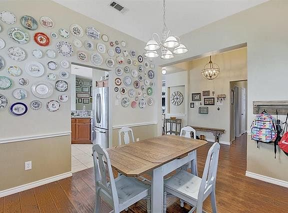 5th image of 1020 Elm Dr