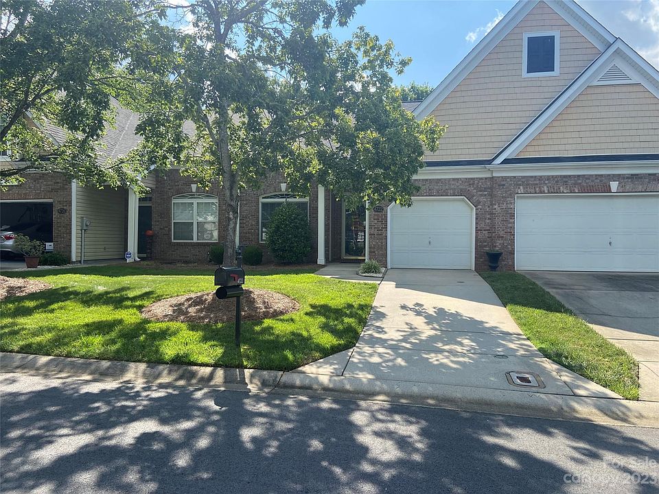 2nd image of 4722 Willow Glen Rd