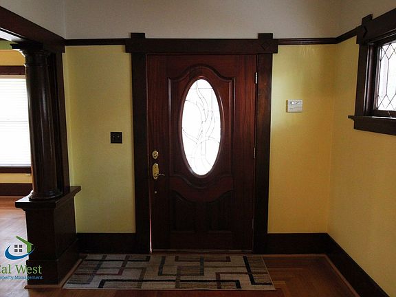 4th image of 339 S 16th St