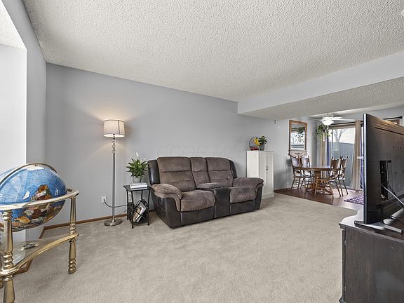 5th image of 5040 Singleton Dr #27-D