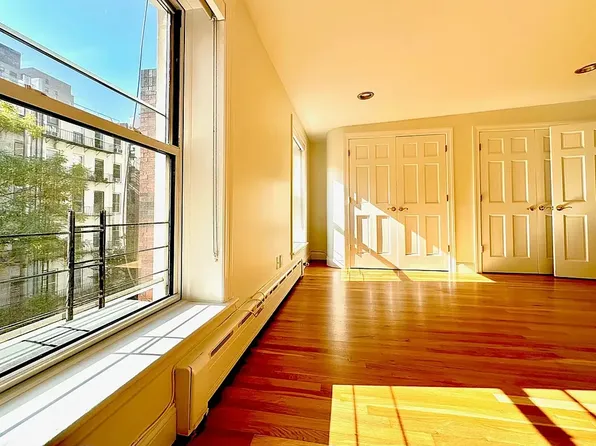 220 East 30th Street image 1 of 16