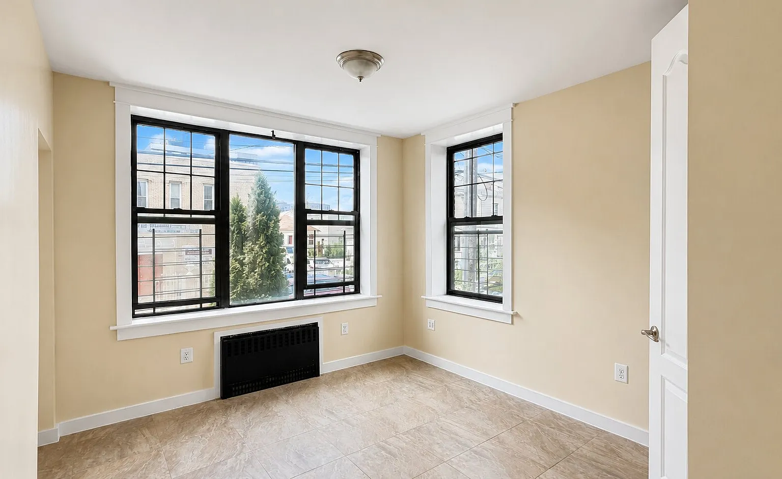 3 bed, $3,753 — Photo 2