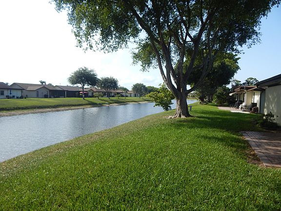 5th image of 6239 Lakemont Circle