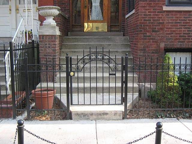 1st image of 845 W Newport Ave
