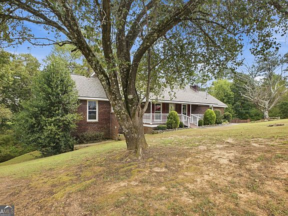 5th image of 18 College View Dr SW