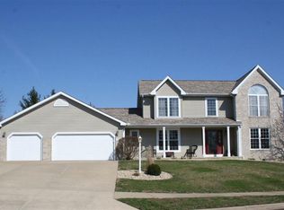 5206 N Royal Pl, Peoria, IL 61615