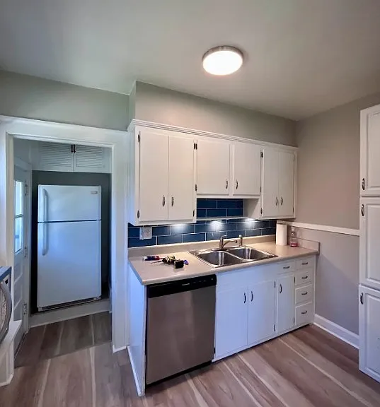 1025 N Leland Ave — Photo 2