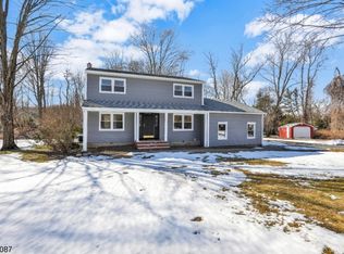 82 Feldman Ct, Mahwah, NJ 07430
