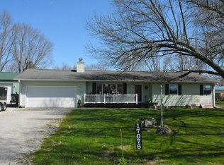 17076 River View Rd, Petersburg, IL 62675