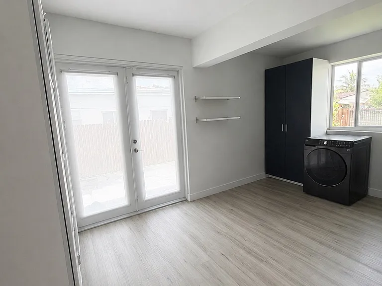 10441 NW 5th Ave — Photo 12