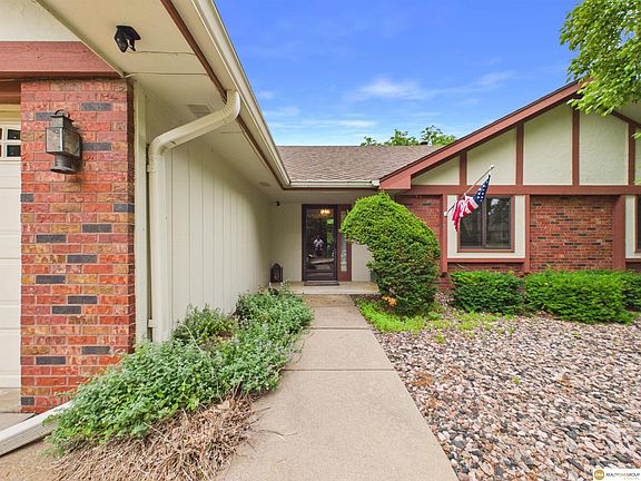2nd image of 16565 Pasadena Cir