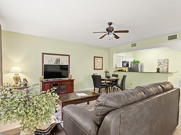 5th image of 3506 54TH DRIVE W #108