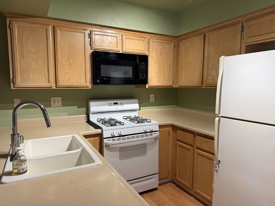 1st image of 315 N Cottonwood St APT 16