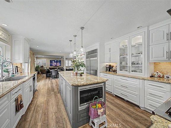 4th image of 263 Revere St