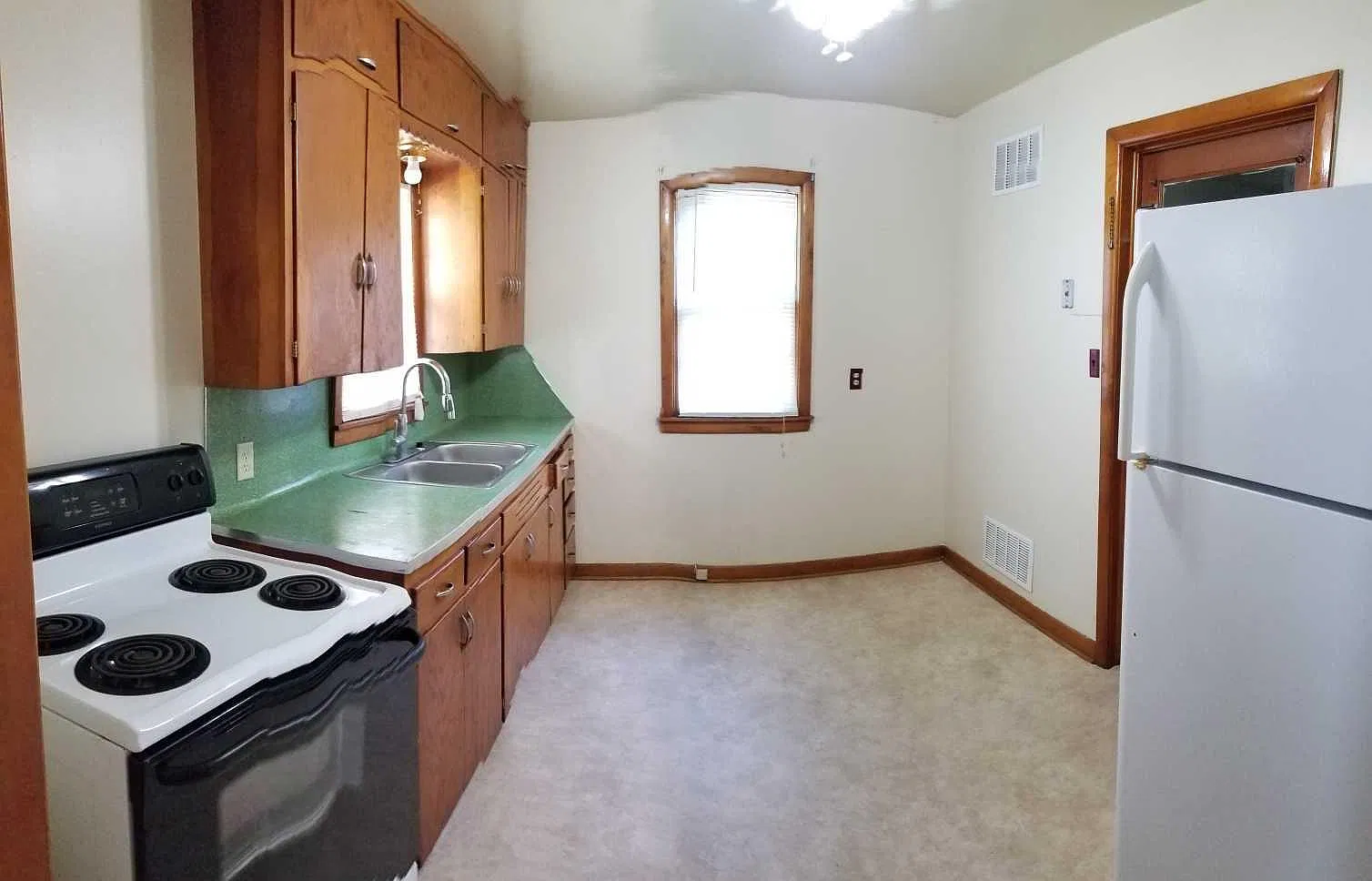 2 bed, 900 sqft, $825 — Photo 3