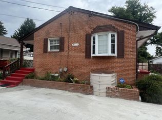 8111 Flower Ave, Takoma Park, MD 20912