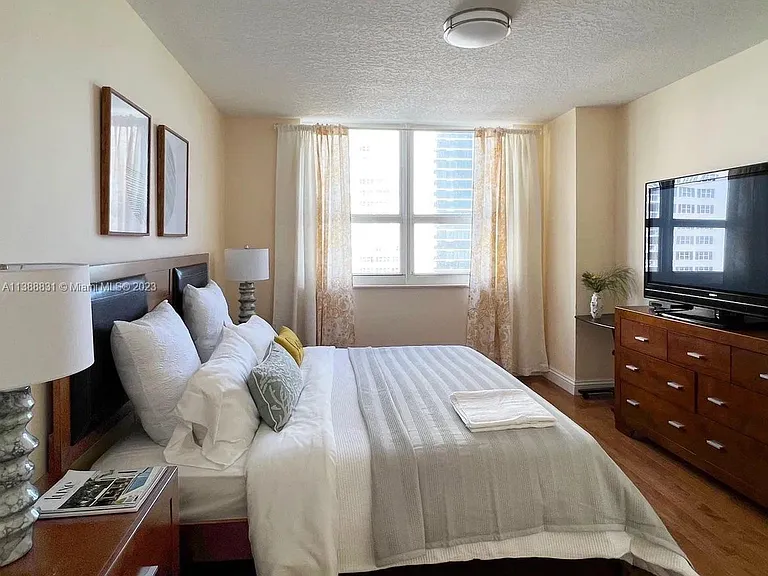 2080 S Ocean Dr #806 — Photo 8