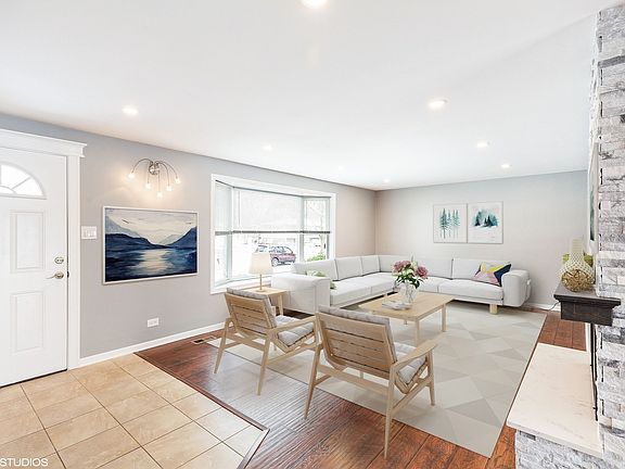 3rd image of 1407 Somerset Ln