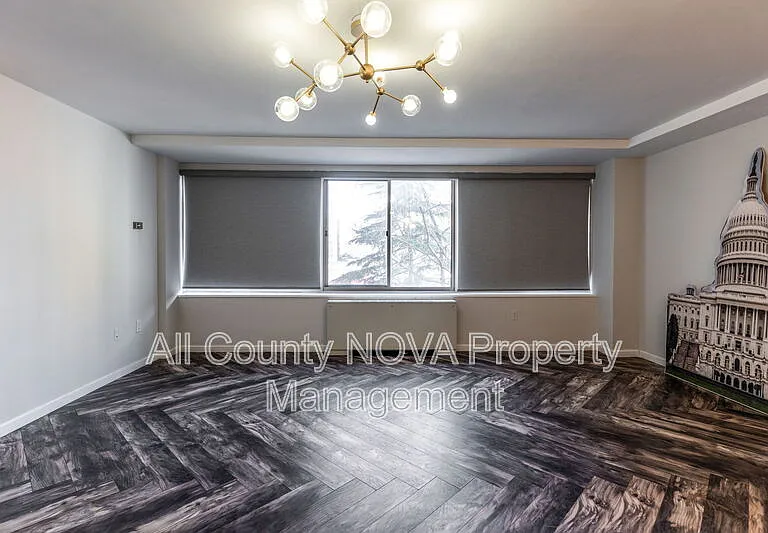 922 24th St NW #321 — Photo 11