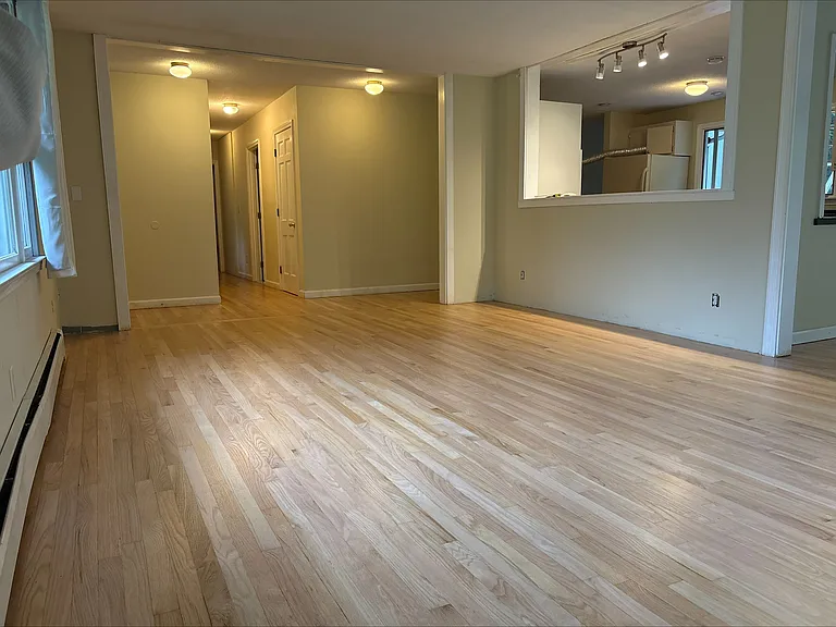527 Harpswell Rd — Photo 2