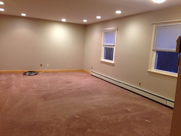 Livingroom/Diningroom combo