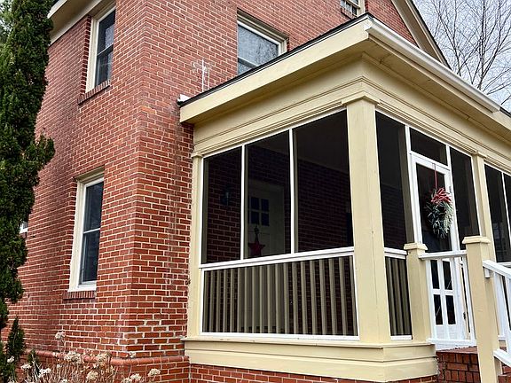 3rd image of 639 E Main St