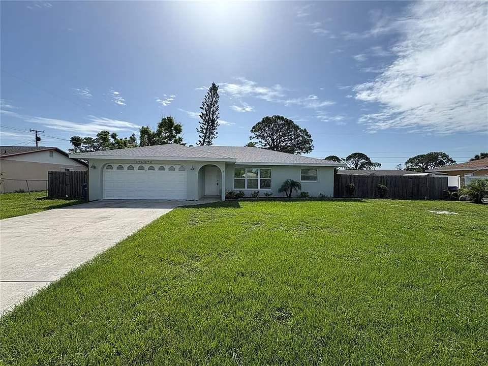 3126 Shamrock Dr