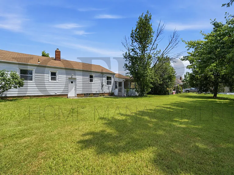 19604 Holiday Ln — Photo 13