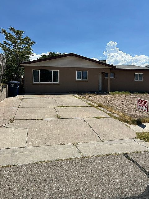 2nd image of 1704 Cornell Dr SE