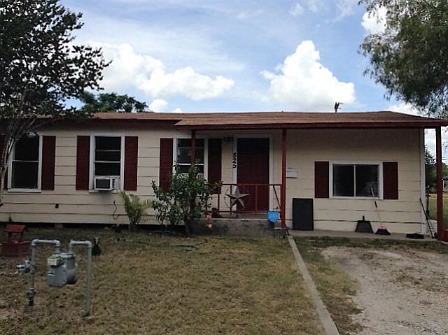 2nd image of 825 N Almond St