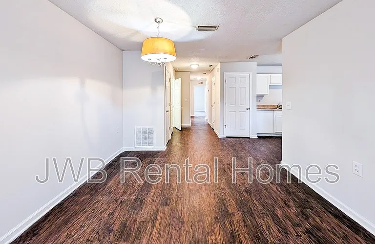 8712 Hare Ave — Photo 4