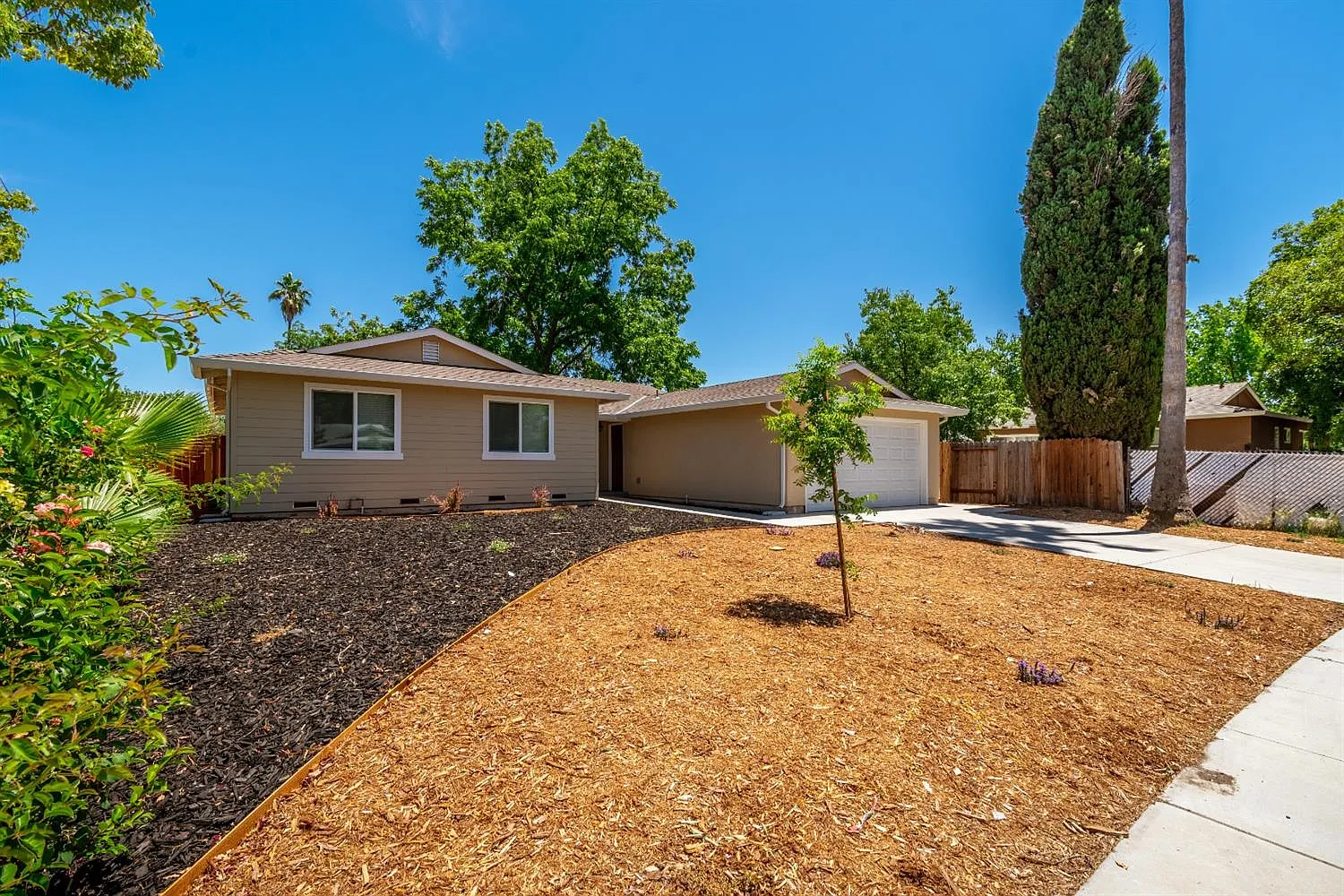 7563 Meadowair Way photo 1