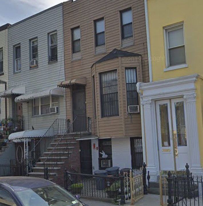 2nd image of 320 55th St