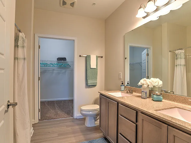 10 Newbridge Apartments — Photo 9