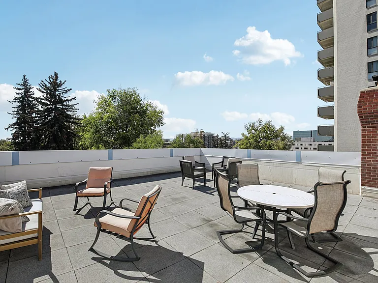 Shared rooftop deck