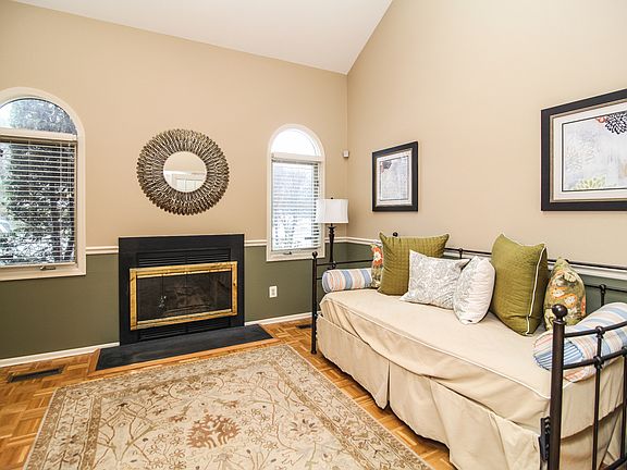 3rd image of 52 Davey Dr