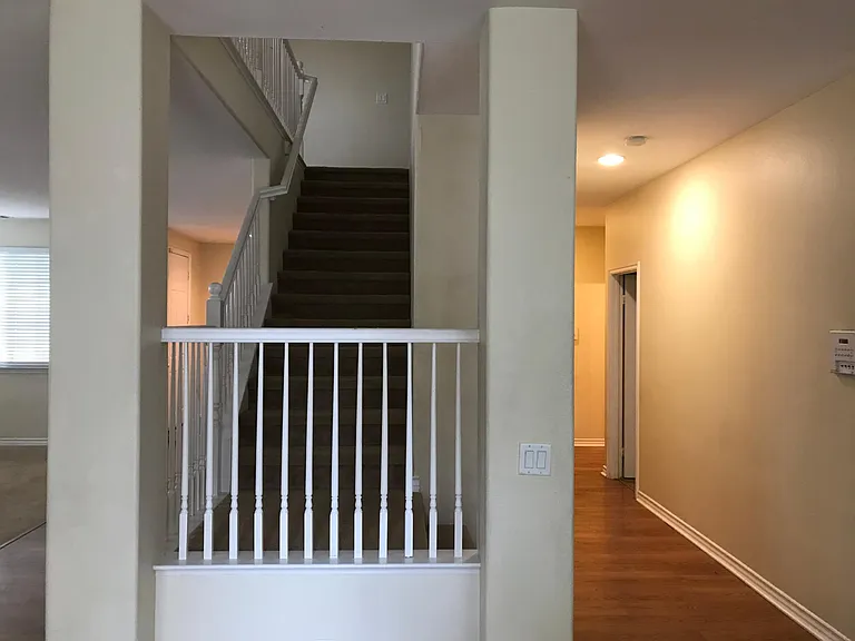 38099 Floricita St — Photo 3