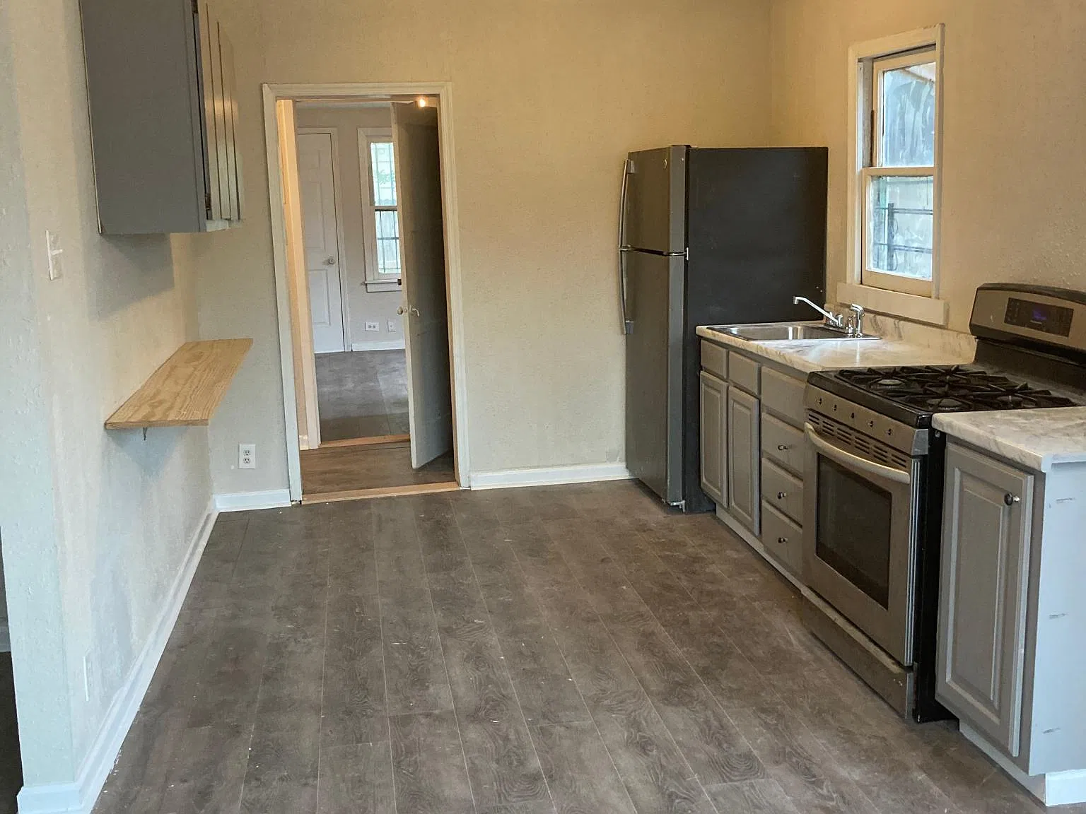 2 bed, 912 sqft, $1,200 — Photo 2