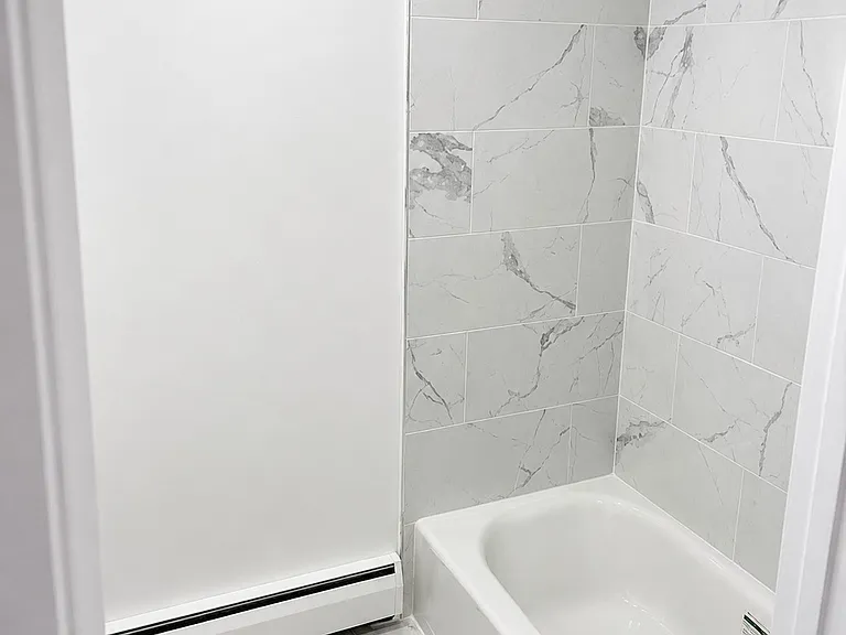 1184 Vyse Ave #2 — Photo 6