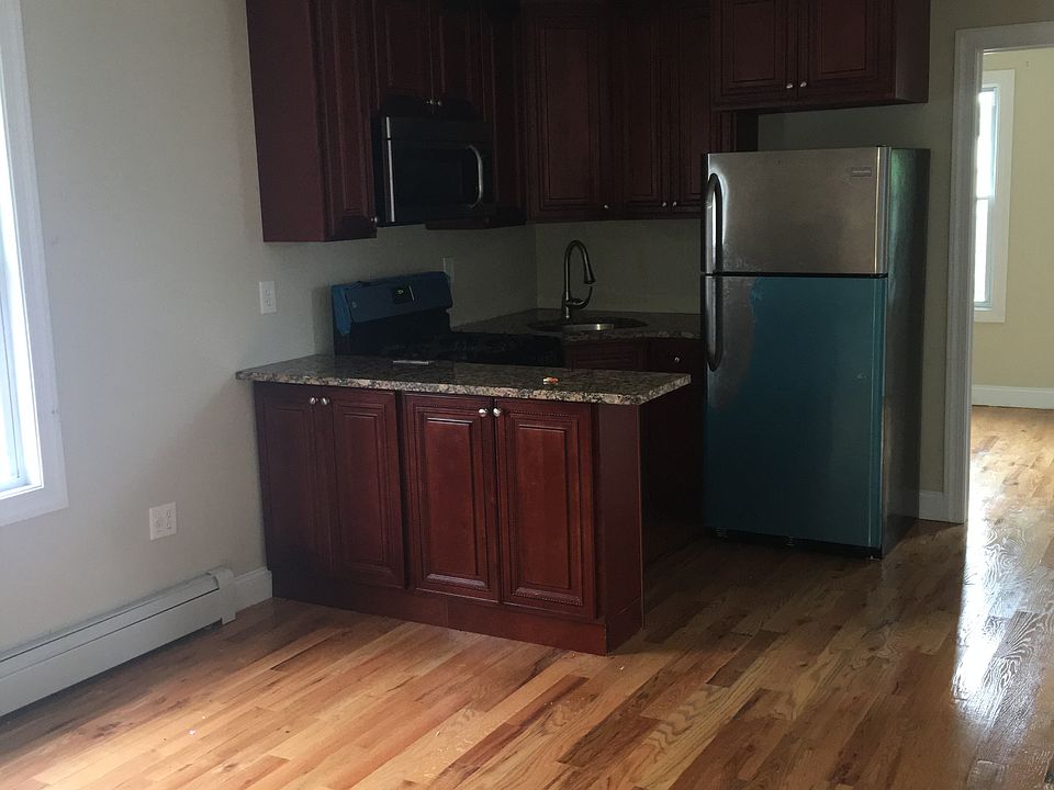 1st image of 11528 118th St