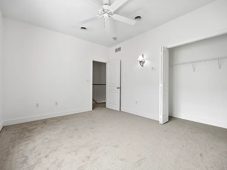 251 Carron St — Photo 21