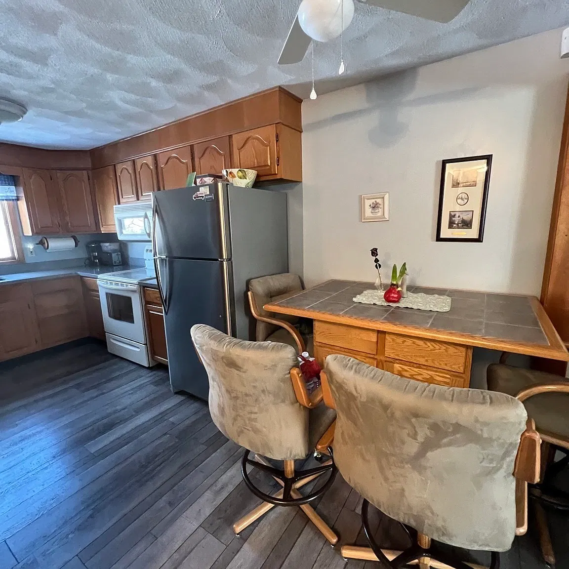 3 bed, 925 sqft, $2,950 — Photo 3