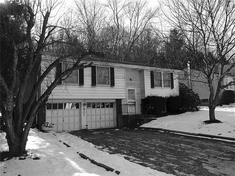 2nd image of 807 Key West Dr